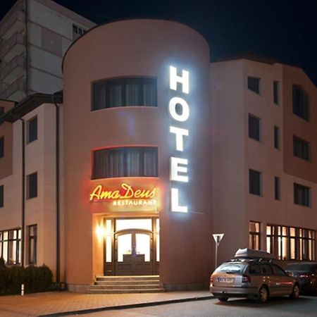 Hotel Amadeus Focşani Dış mekan fotoğraf