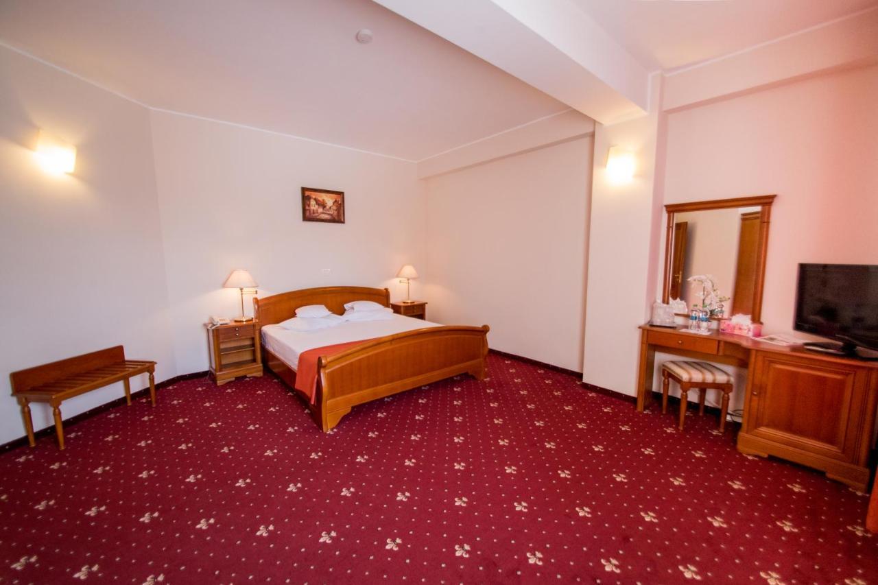 Hotel Amadeus Focşani Dış mekan fotoğraf