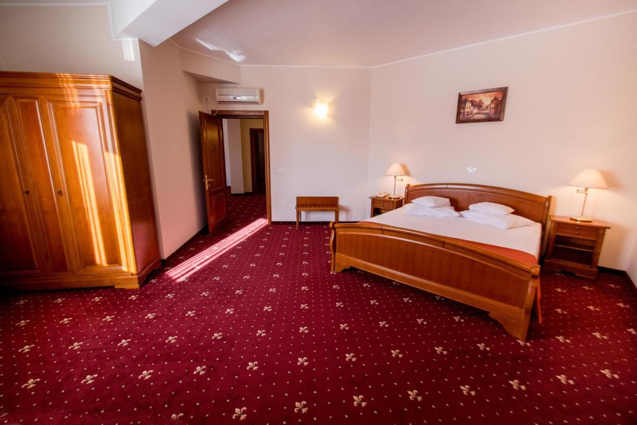 Hotel Amadeus Focşani Dış mekan fotoğraf